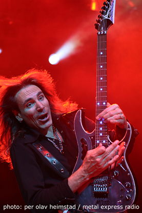 Photo of Steve Vai